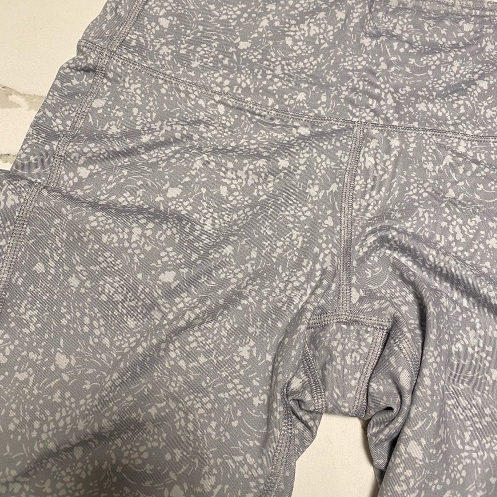 ATHLETA ~ Primrose Chaturanga Storm Leggings - Picture 4 of 7